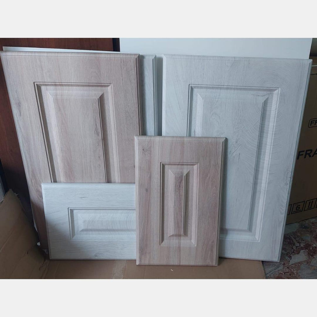 ante per mobili cucina in legno mdf pantografato con rivestimento polimerico colore olmo new e colore pino bianco in diverse misure 